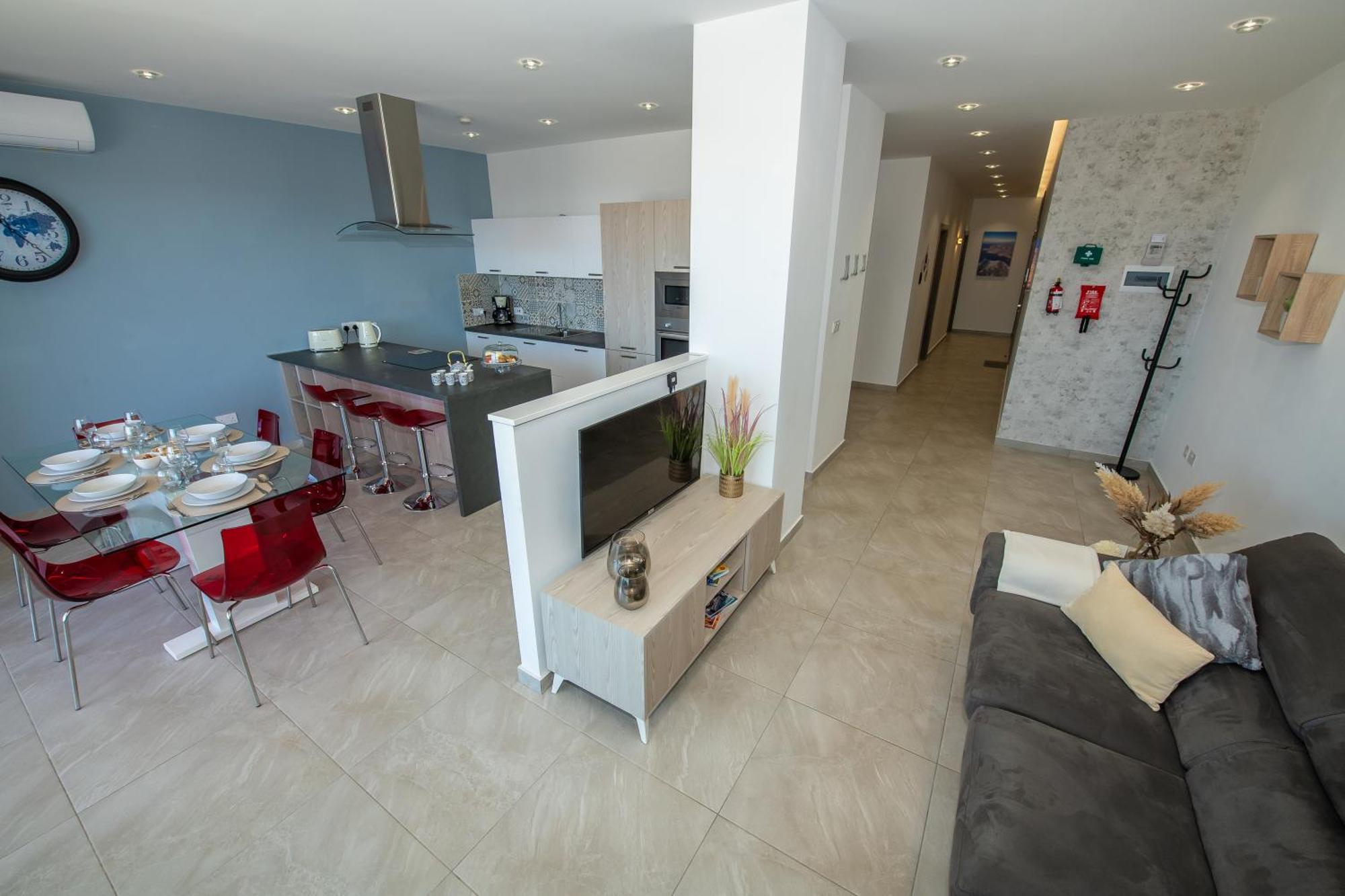 Clifftop Modern Apartment Меллиеха Экстерьер фото
