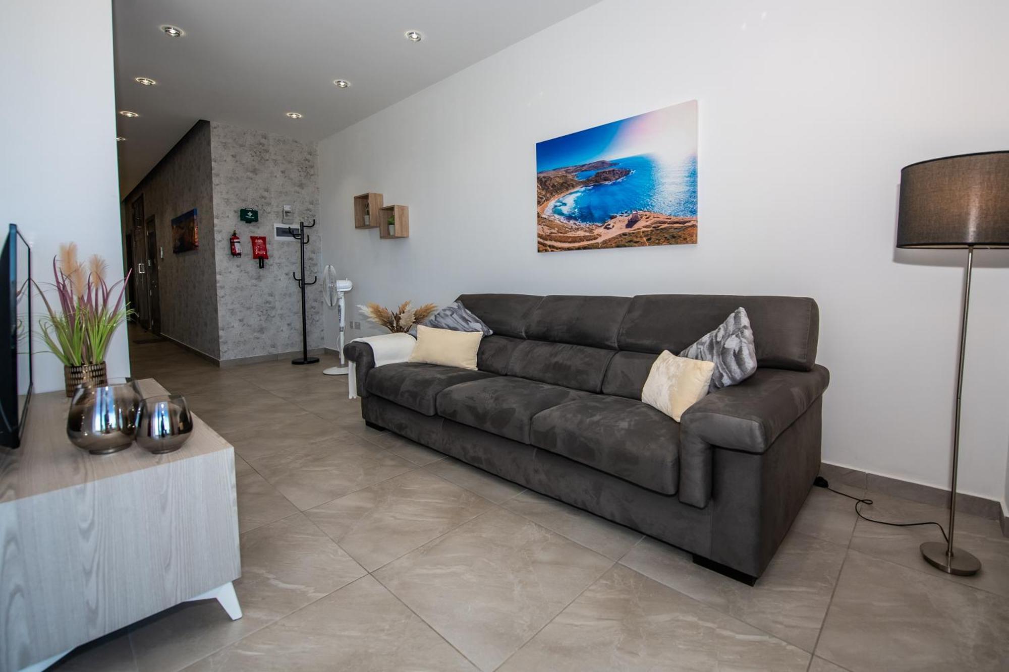 Clifftop Modern Apartment Меллиеха Экстерьер фото